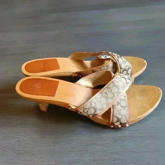 Coach Heels - Picture 2 of 4